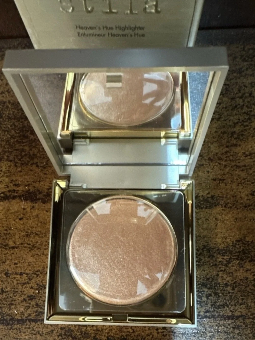 stila Heaven's Hue Highlighter Bronze Glow Pressed Powder 0.35 oz / 10 g